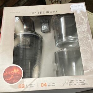 Whiskey Glass Set with Shaker